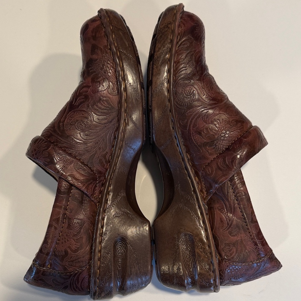 b.o.c. Women's Embossed Leather Mules in Rich Brown - Picture 4 of 8